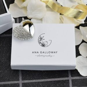 Heart USB 3.0 & White Flip Box Bundle